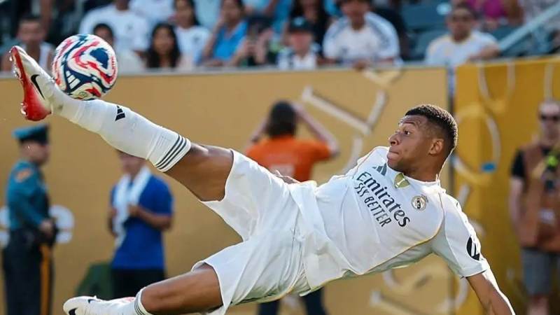 bsports必一运动关于我们配图：社区球场上的青少年训练课